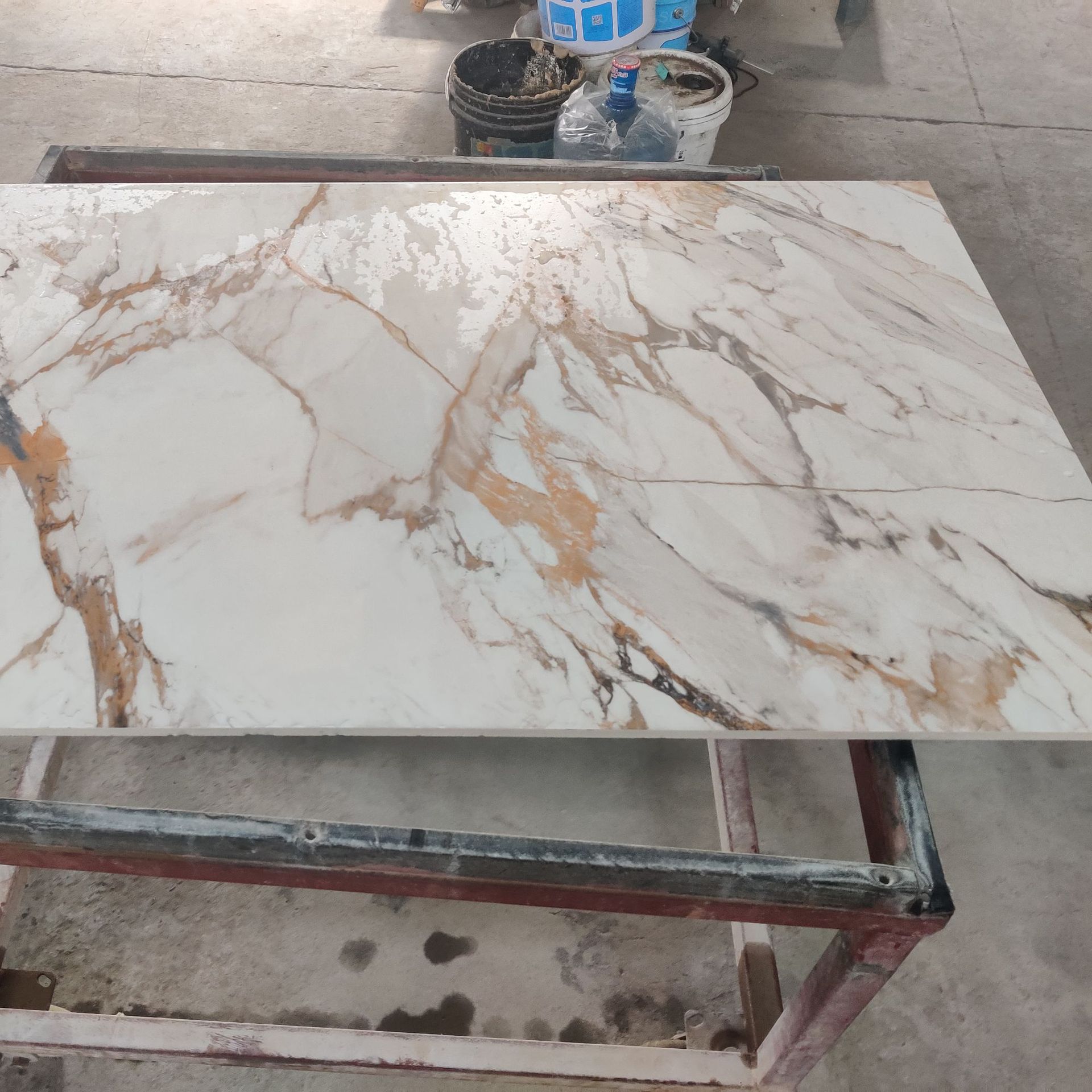 卡拉卡塔金鱼肚金花纹岩板slate wall panels岩板墙面板加工定治