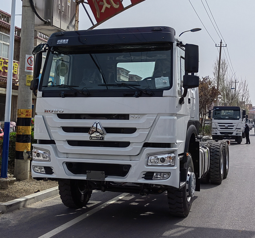 出口全新专用卡车国二中国重汽豪沃二类底盘18953179828