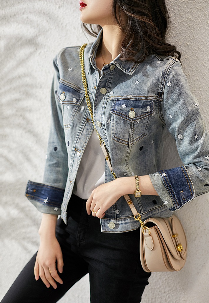 刺绣牛仔外套女短款2021年新款秋季欧货重工浅色网红牛仔衣潮ins