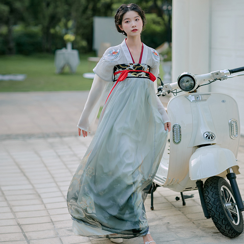 日常春秋季汉服女对襟齐胸襦裙现代休闲汉元素中国风大摆长裙套装