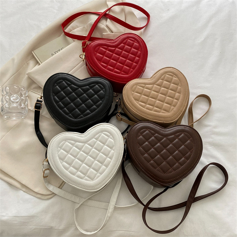 Bag Small Love Heart-Shaped Fashion Handbag 2022 New Diamond Embroidery Thread Small round Bag Western Style Shoulder Messenger Bag