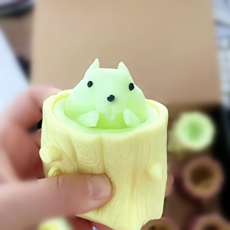 新奇特魔幻松鼠杯萌宠捏捏乐 好玩挤压惊喜树桩动物发泄玩具批发