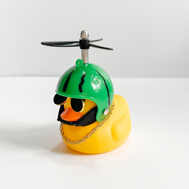 破风鸭小黄鸭摆件十二生肖网红鸭汽车电动车头盔配件装饰品小鸭子