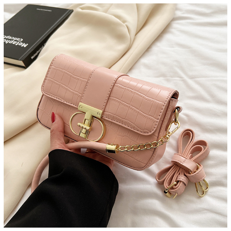 High Sense Classy Small Bag Female 2023 Spring and Summer New All-Matching Western Style Messenger Bag Shoulder Fashion Underarm Bag