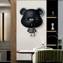 熊猫挂钟大头熊高级钟表挂墙时钟简约新款大气高级感时钟无灯墙上