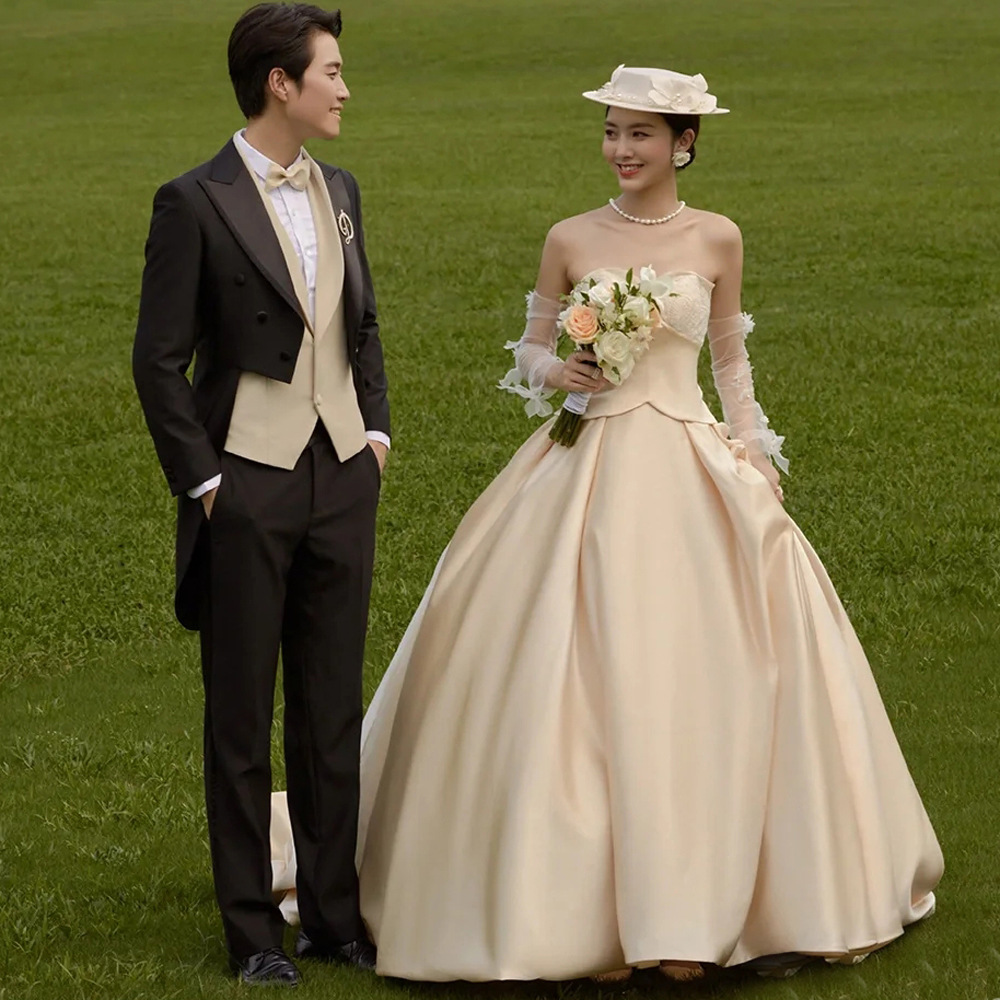 新款影楼外景旅拍婚纱摄影主题服装法式复古情侣写真拍照拖尾礼服