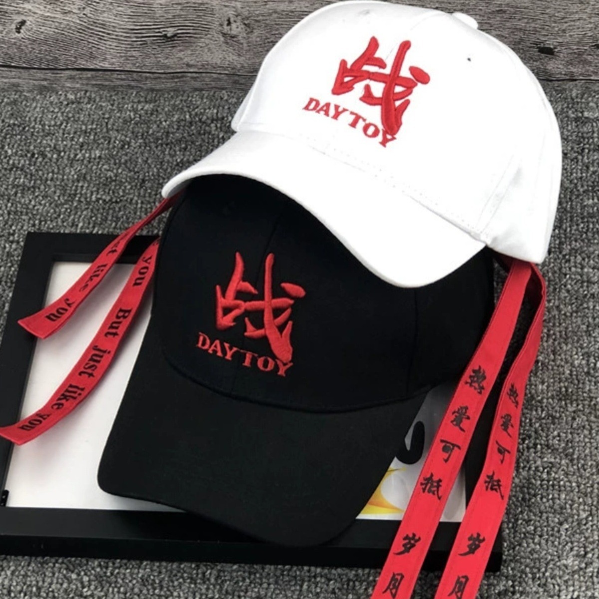 肖战同款周边应援战字刺绣棒球帽子潮个性双带子红色长飘带鸭舌帽