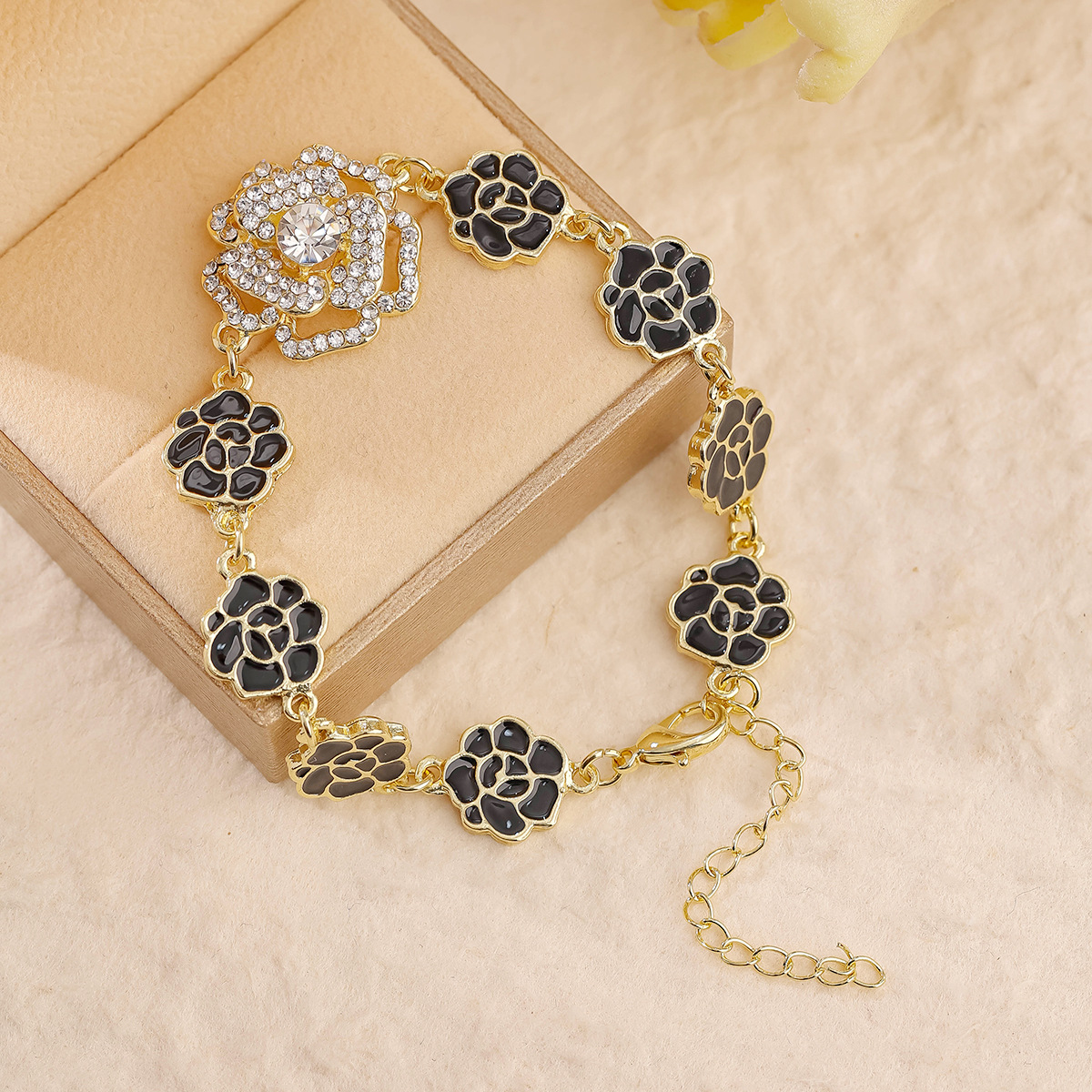 韩版四瓣花锆石花朵手链轻奢高级感气质可调节法郎手环新款手饰女