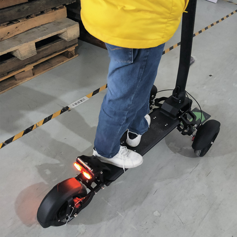 一件代发新款倒三轮折叠电动滑板车便携户外代步高尔夫观光球场车