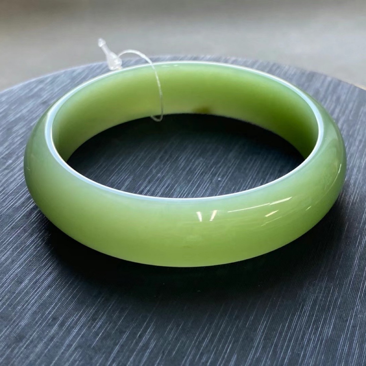 新疆和田玉碧玉鸭蛋青粉青玉手镯玉镯碧玉带证书一件代发