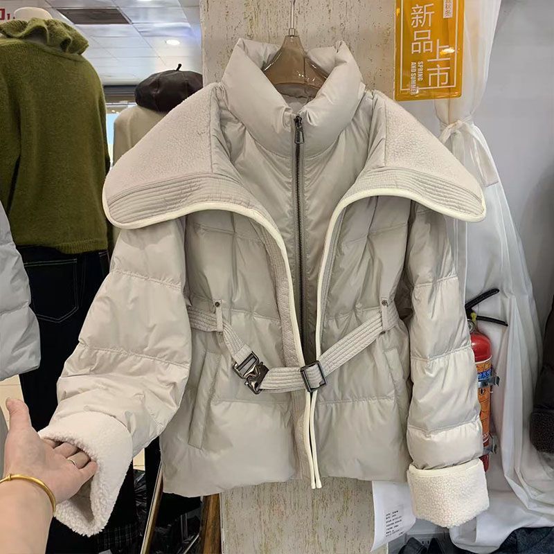 羊羔毛拼接羽绒服女2025冬季新款翻领欧货收腰显瘦保暖白鸭绒外套