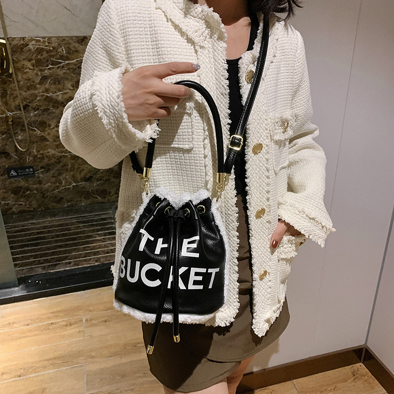 Internet Celebrity Same Style Special-Interest Design Lamb Wool Letters Hand-Carrying Bucket Bag Female 2022 Autumn and Winter Korean Style Shoulder Messenger Bag