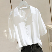 白色V领短袖衬衫女夏薄款2023新款休闲宽松显瘦设计感小众上衣潮