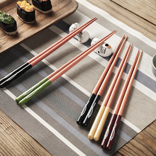 日式和风秋刀鱼实木筷家用防滑尖头五色筷子一人一筷无漆无蜡餐具