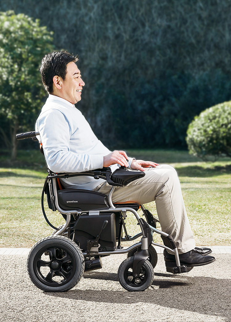 鱼跃(yuwell)电动轮椅车d130h折叠老人轻便车老年残疾自动智能