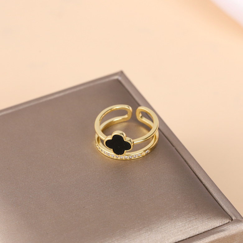 Cross-Border Hot Selling Korean Style Four-Leaf Clover Women's Ring Special Interest Light Luxury Design Non-Fading Ring Live Broadcast Hand Jewelry