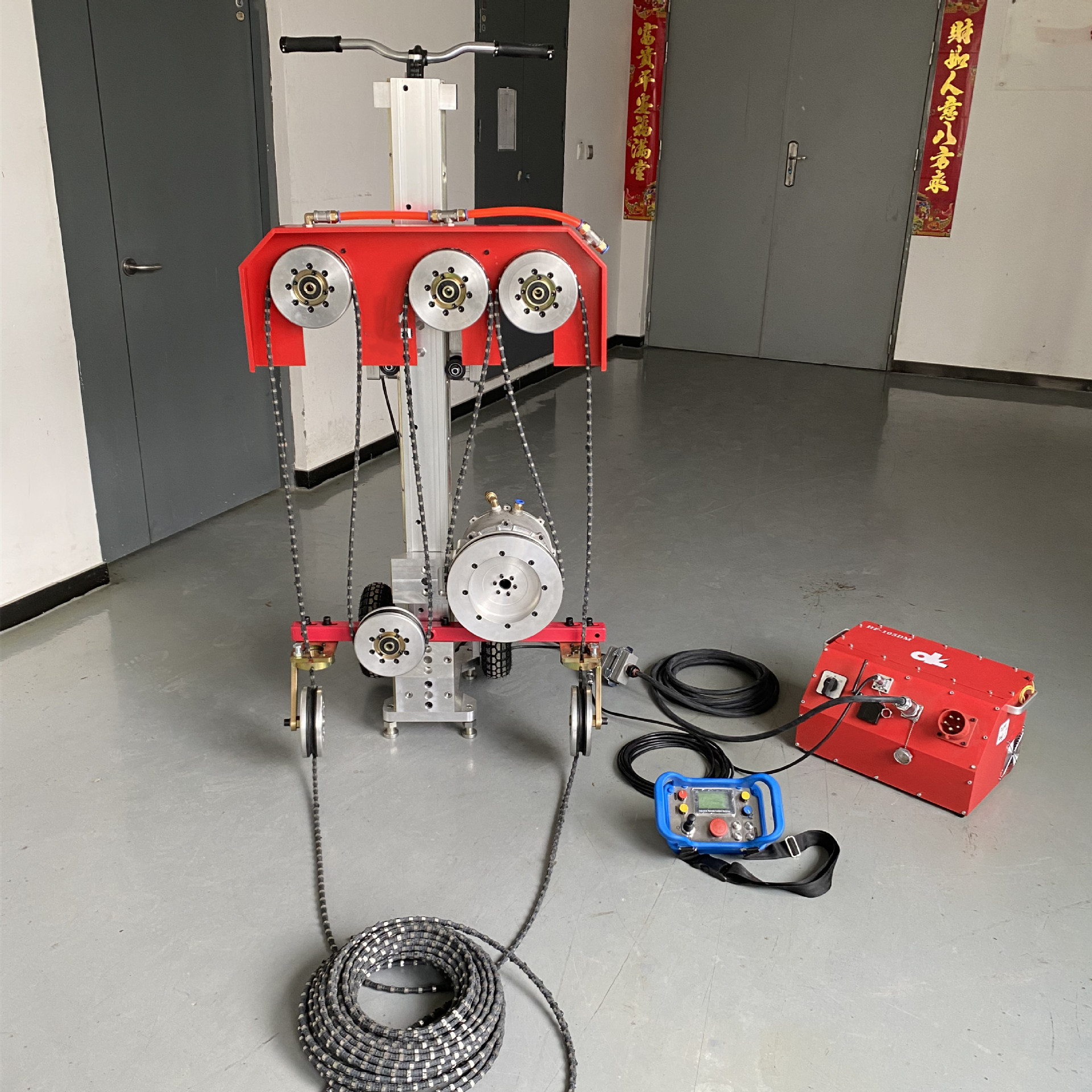 金刚石串珠绳锯高频绳锯机转速高1400切割楼梯切钢筋混凝土效率快