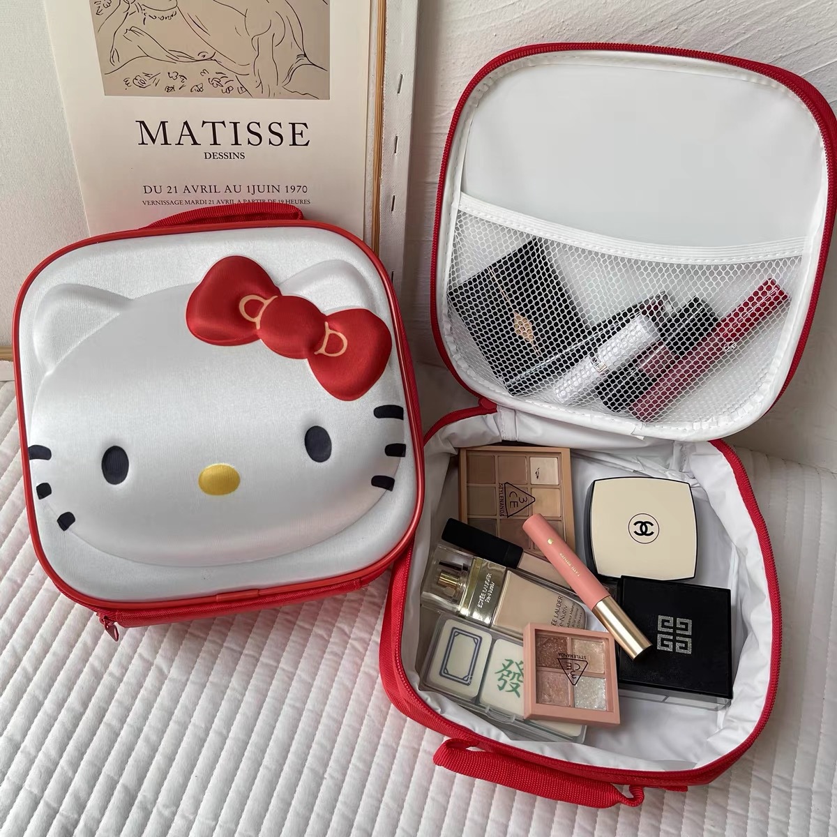 ins south korea fire cute girl cartoon kitten portable storage bag cosmetic bag portable pregnancy preparation picnic organizing bag