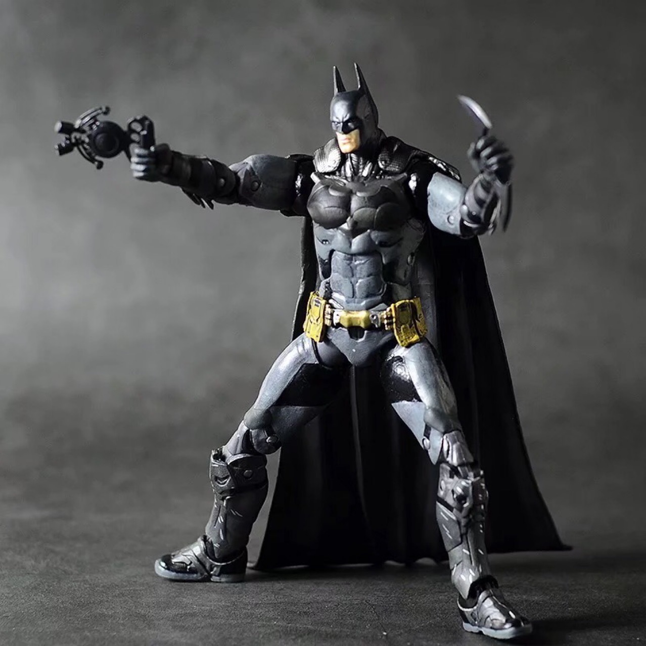 逍遥动漫 dc漫画7寸关节可动系列 盒装 阿卡姆骑士蝙蝠侠摆件