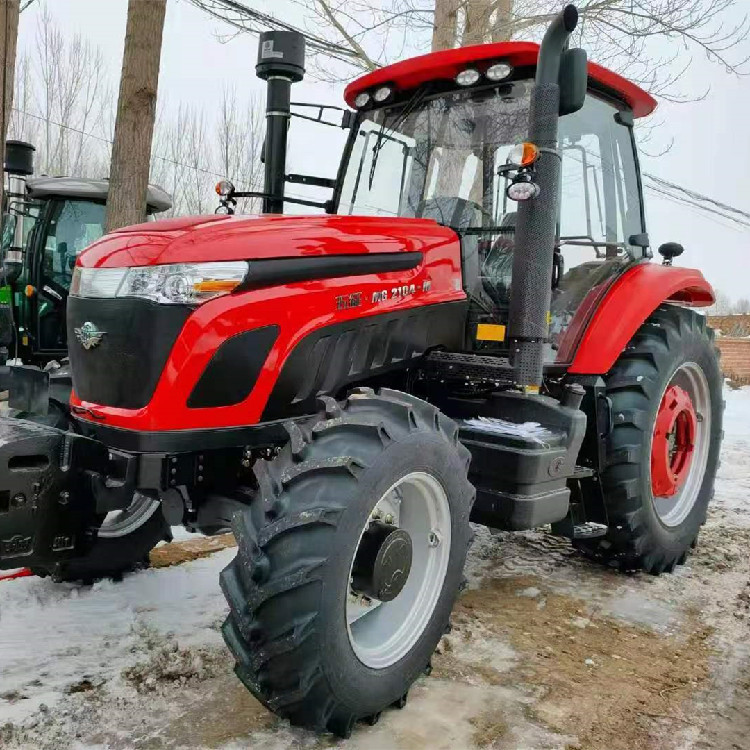 出售2104五征泰山拖拉机 搭载潍柴道依茨6缸增压高压共轨的发动机