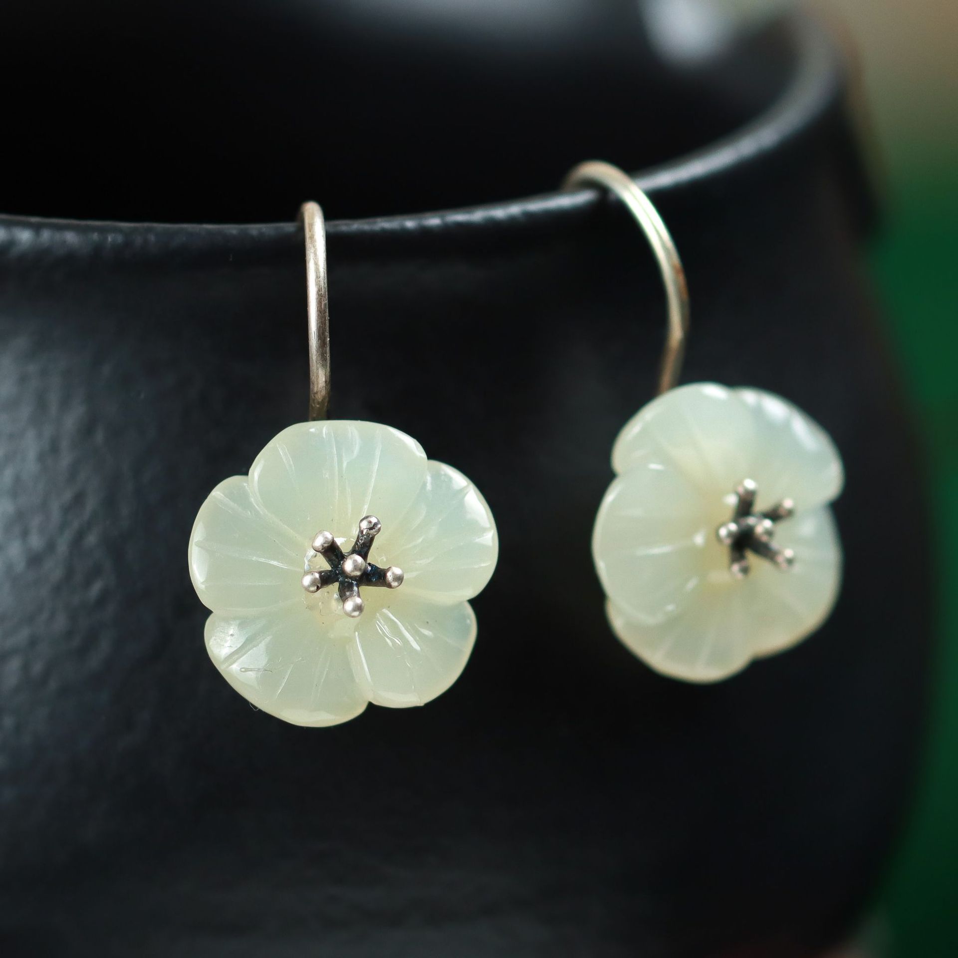 蔓时光s925纯银天然和田玉耳坠梅花造型耳环简约百搭气质高档女款