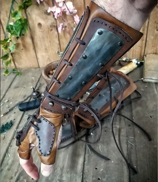 欧洲中世纪武士pu皮系带护腕手套舞台剧表演cosplay摄影写真道具