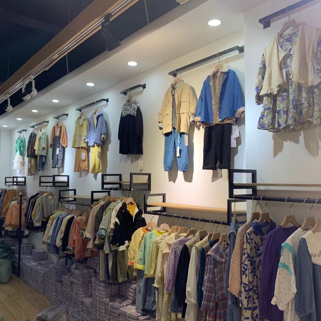 巴拉巴拉品牌折扣童装童套装春装新款厂家一手货源实体店直播货源