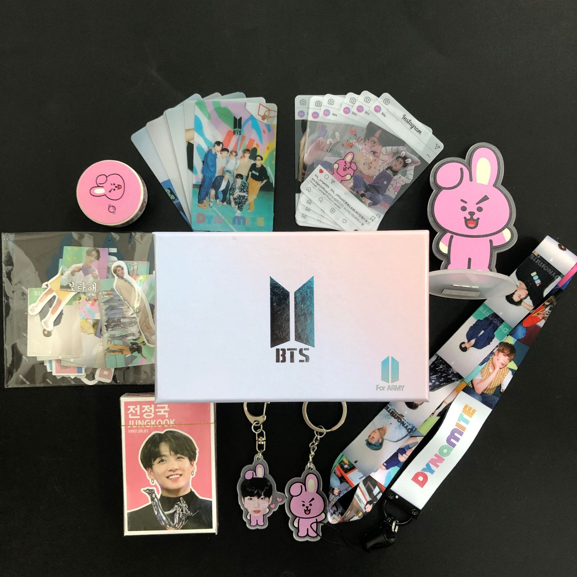 防弹少年团应援礼包dynamite明信片挂绳透卡胶带明星周边礼盒套装