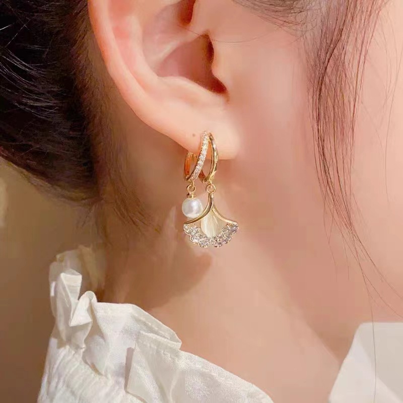 Sansheng Apricot French Pearl Earrings Fashionable Temperamental All-Match Ginkgo Leaf Ear Clip Light Luxury High-Grade Earrings