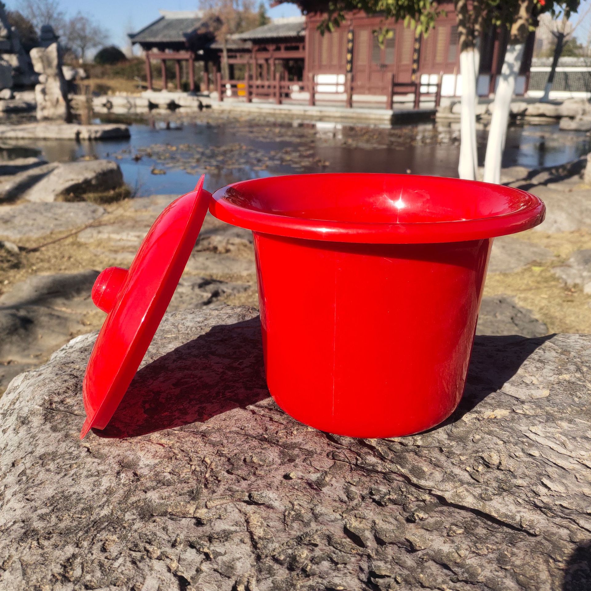 瑞兴厂家货源 儿童接尿壶 老年吐痰盆卧室尿盆痰桶塑料带盖痰盂子