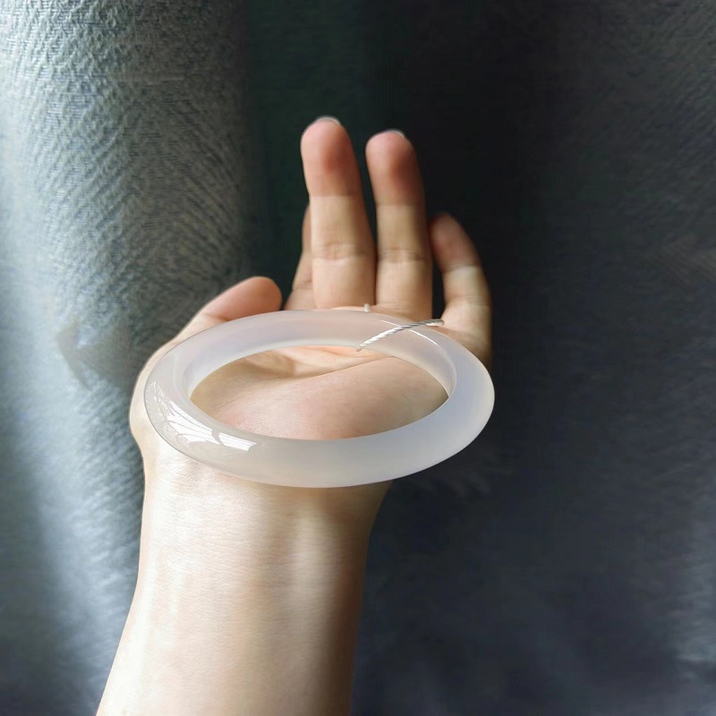 天然冰透高冰白月光荔枝冻玛瑙正圈手镯冰种玻璃种香槟玉髓镯子女