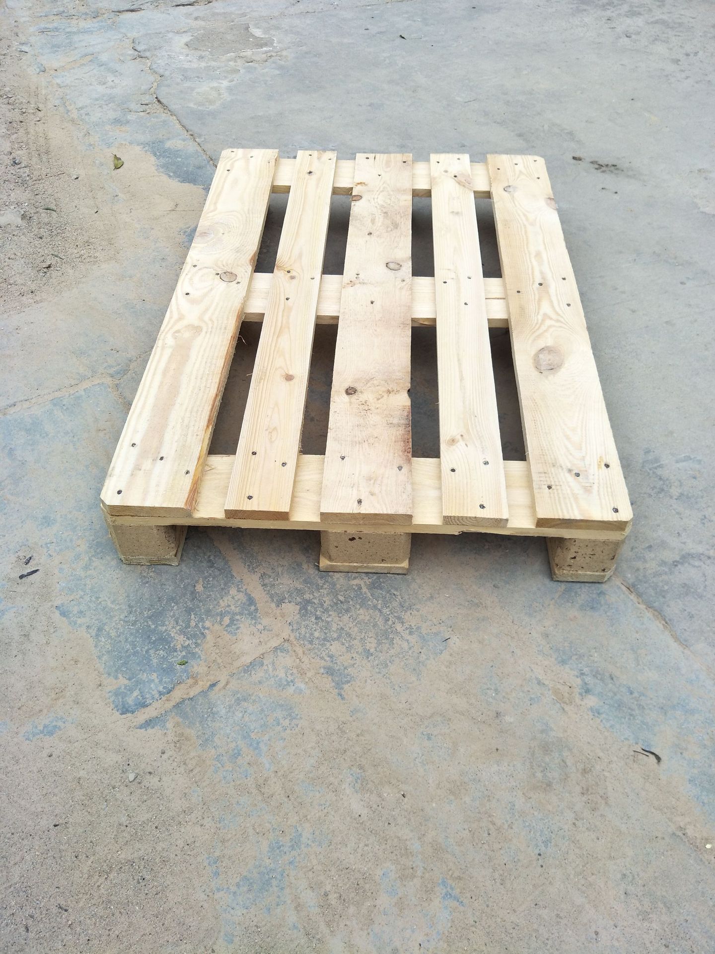 厂家供应实木木托盘epal欧标卡板高温熏蒸处理消毒出口木制品