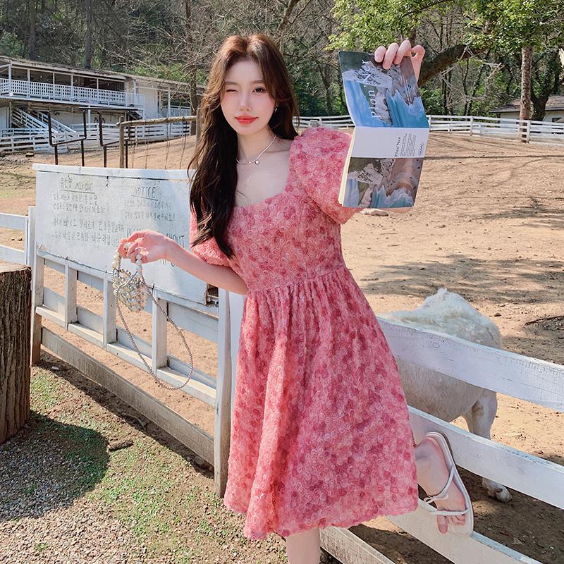 夏季小个子高级感粉色立体玫瑰花朵在逃公主气质名媛重工连衣裙女