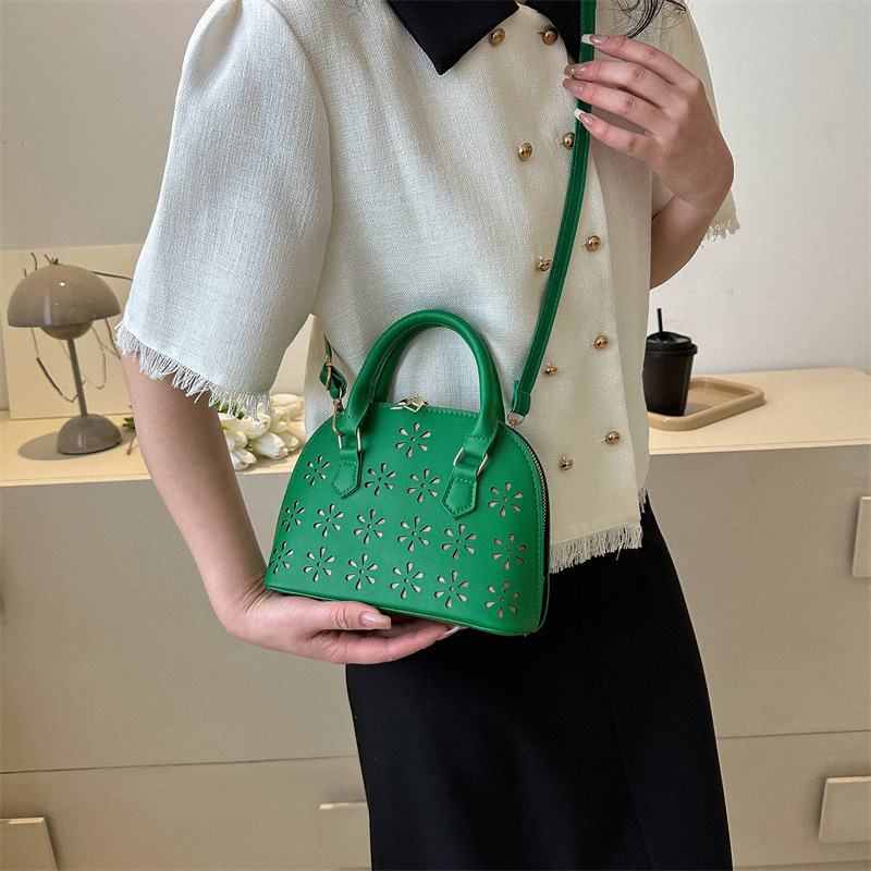 Wholesale Spring Fresh Cutout Small Flower Handbags Female 2023 Popular Fashion Shoulder Messenger Bag One Piece Dropshipping