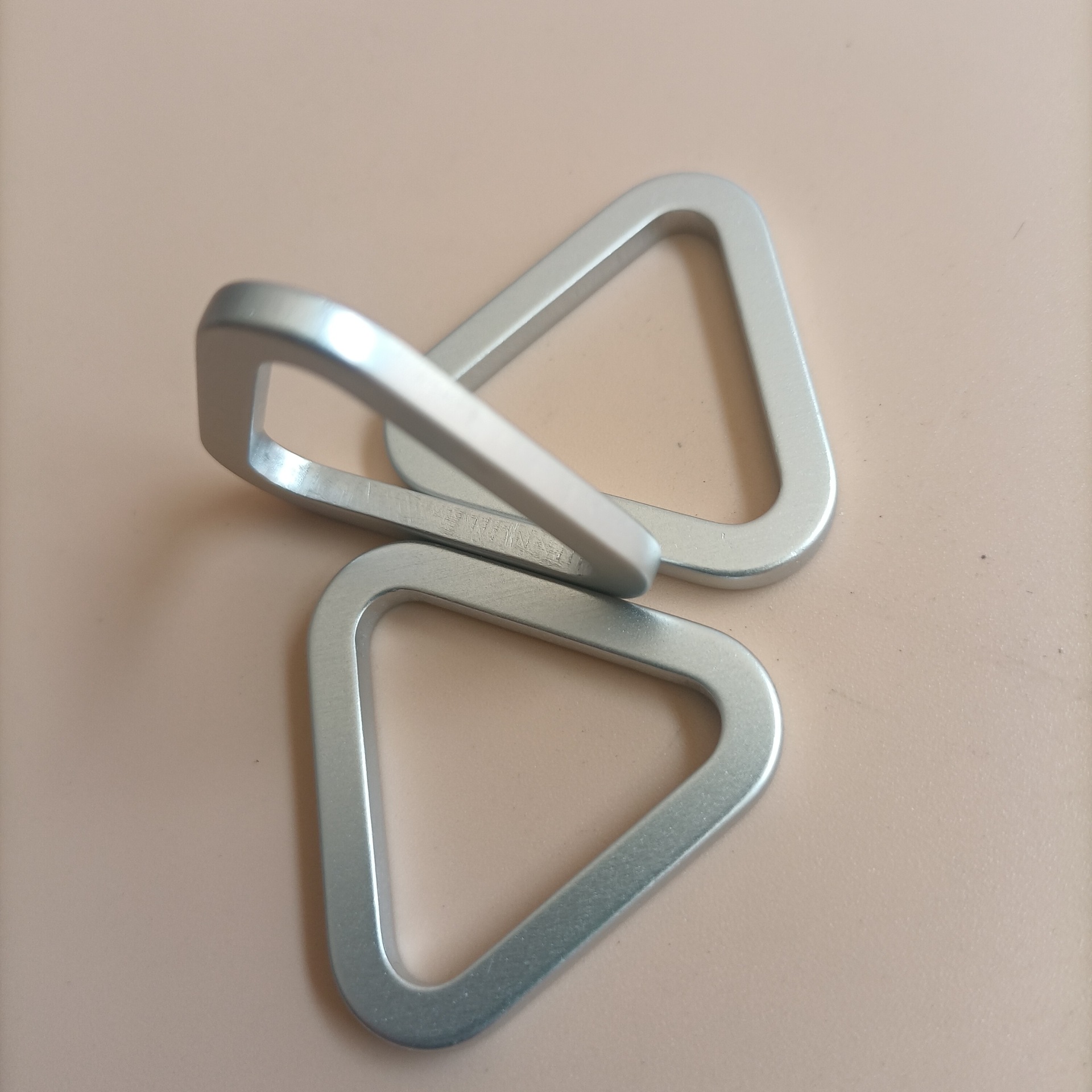 定制鱼嘴扣铝扣a字扣宠物带扣箱包扣织带扣拉力保障可做颜色