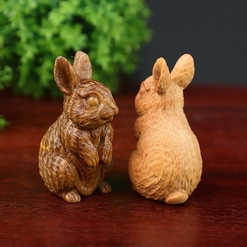 崖柏木雕刻兔小摆件萌兔手把件家居工艺品生肖兔绿檀木兔子把玩件