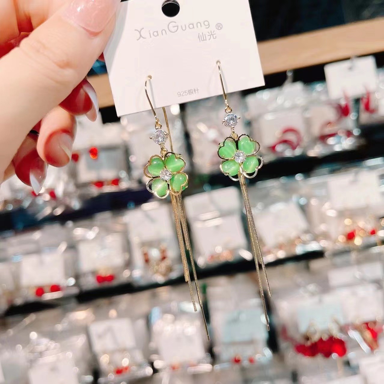 fresh opal green maple leaf flower tassel hanging earrings women‘s new earrings temperament entry lux long earrings