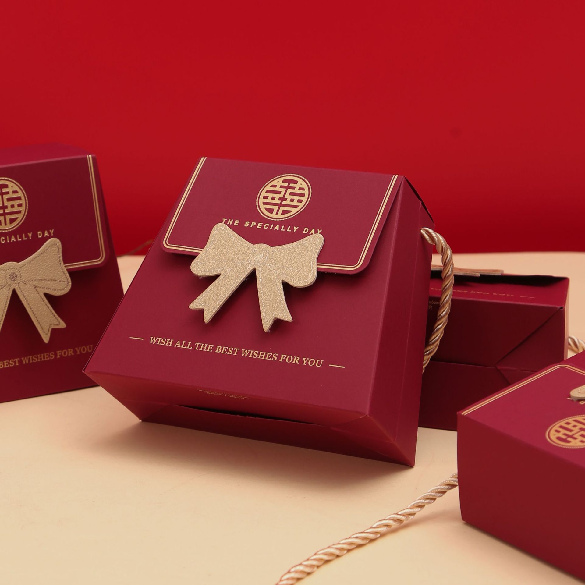 2022新款喜糖盒创意蝴蝶结梯形手提糖果盒中式婚庆伴手礼盒批发