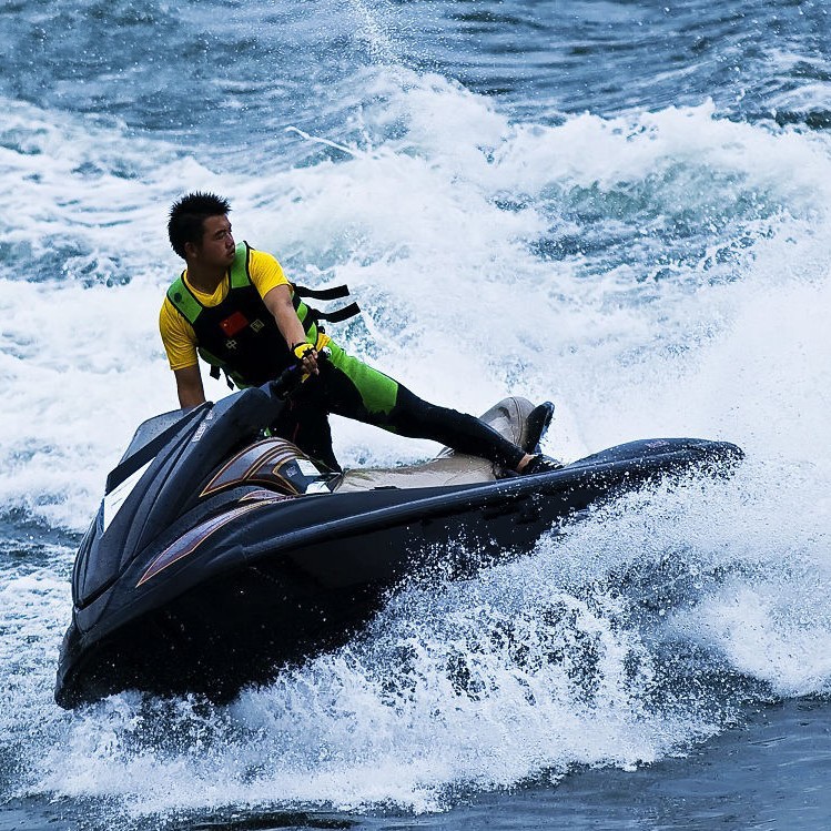 跨境出口1100cc 2人玻璃钢摩托艇水上运动高速艇救援艇冲锋艇