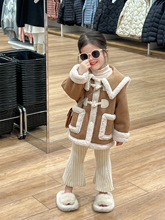 2023冬装韩版女童麂皮绒皮毛复合一体珍珠扣加绒加厚大翻领外套