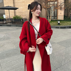 2022年新款红色新年战袍衣服毛呢外套过年衣服加厚呢子大衣女冬季图片