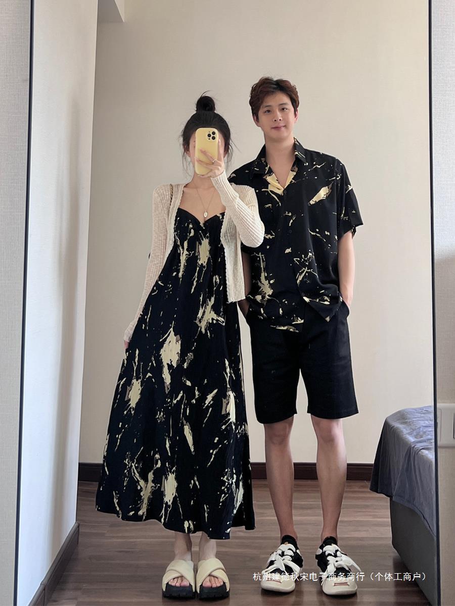 感情侣装一裙一衣超火短袖法式黑色碎花吊带连衣裙子小众设计