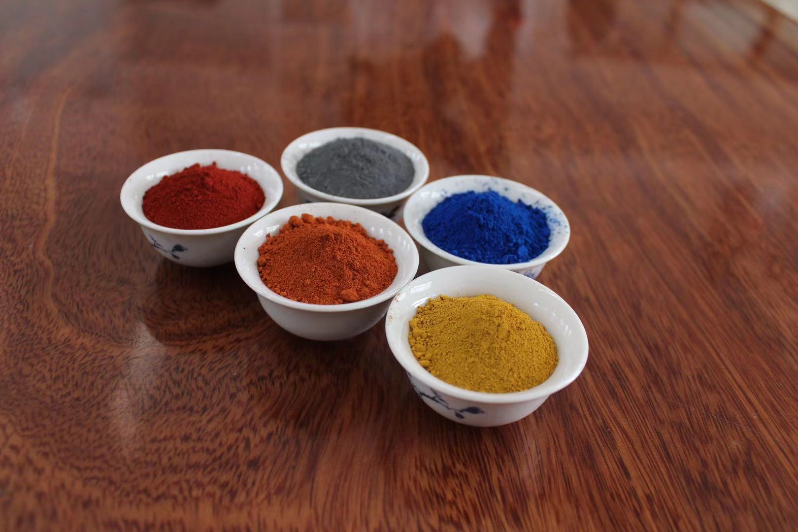 供应氧化铁红颜料 130 190型号齐全 水泥地坪水磨石地砖用颜料