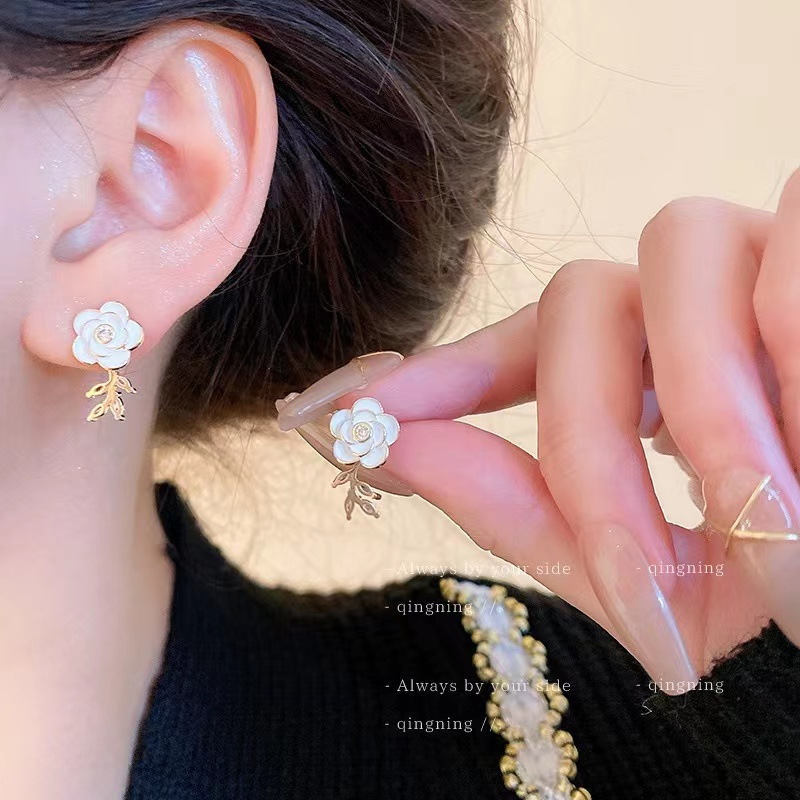 Sterling Silver Needle Fresh Camellia Zircon Earrings Elegant Earrings for Women 2022 New Niche Design Earrings