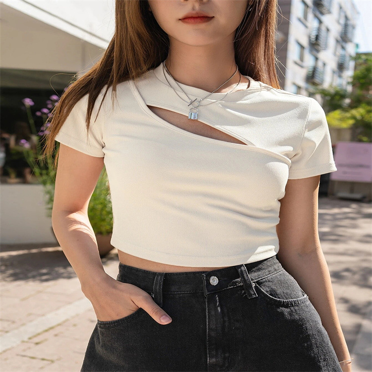 2022春夏季欧美感胸前斜开口镂空圆领上衣短款修身露脐短袖t恤女