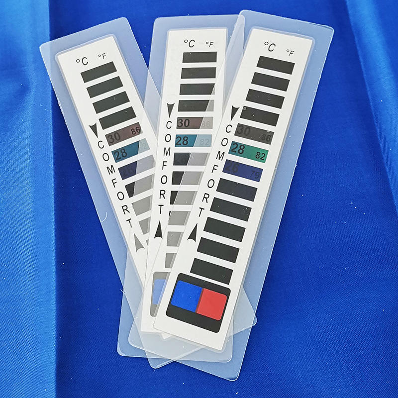 液晶服装温度计红蓝格服装温度计塑封防水服装辅料温度计片可车缝