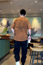 YOUMOU咖啡色复古风个性印花短袖T恤男夏季新款2024年设计感上衣