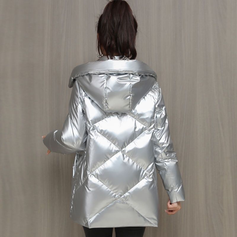 亮皮羽绒服女免洗2023年新款冬季连帽亮面羽绒服女白鸭绒加厚外套