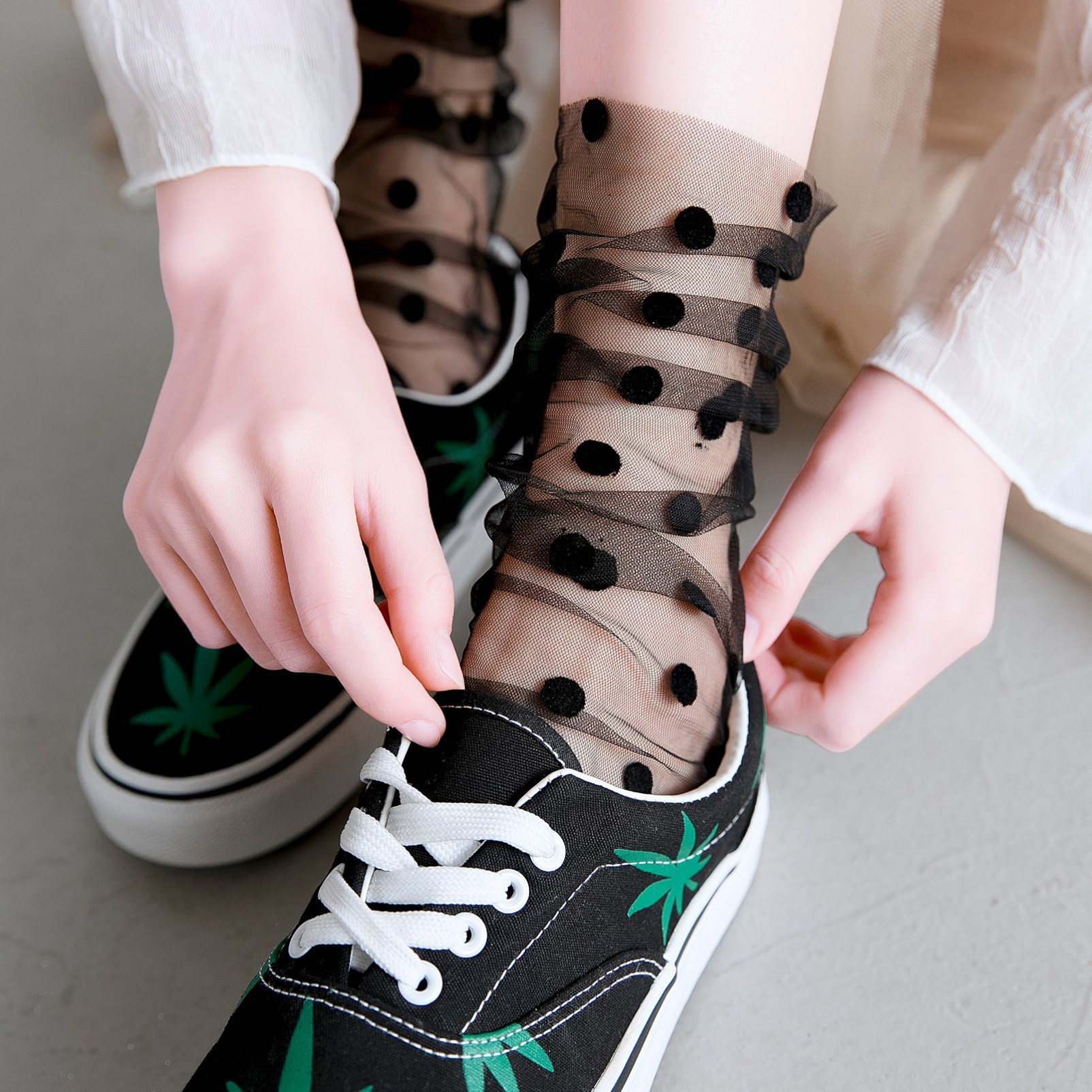 蕾丝袜子女中筒袜夏季薄款夏天网纱透明水晶堆堆袜花边袜日系仙女