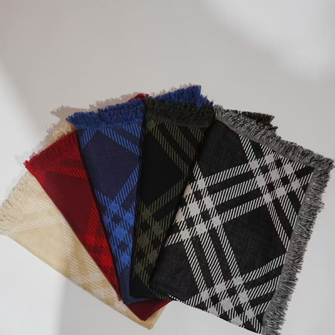 全智贤同款经典格纹围四边须四道杠巾女冬季黑色韩版保暖披肩女士